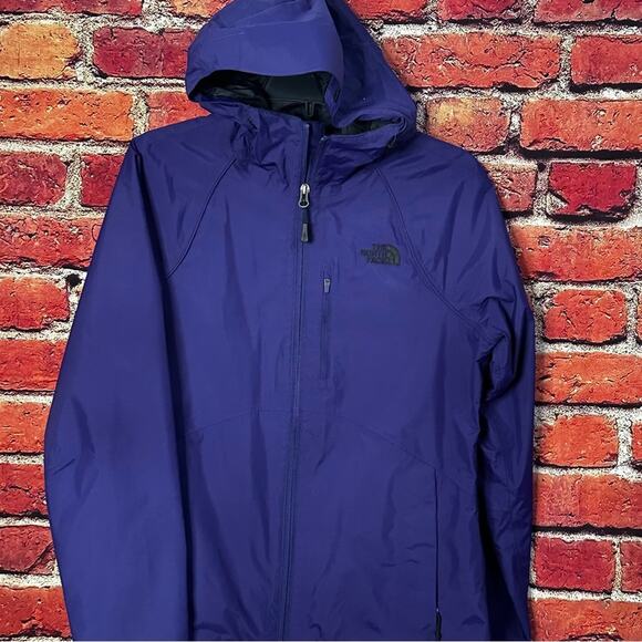 The north face women’s raincoat size small - Picture 2 of 6
